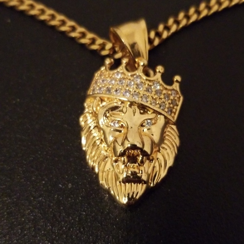 Gold lion chain